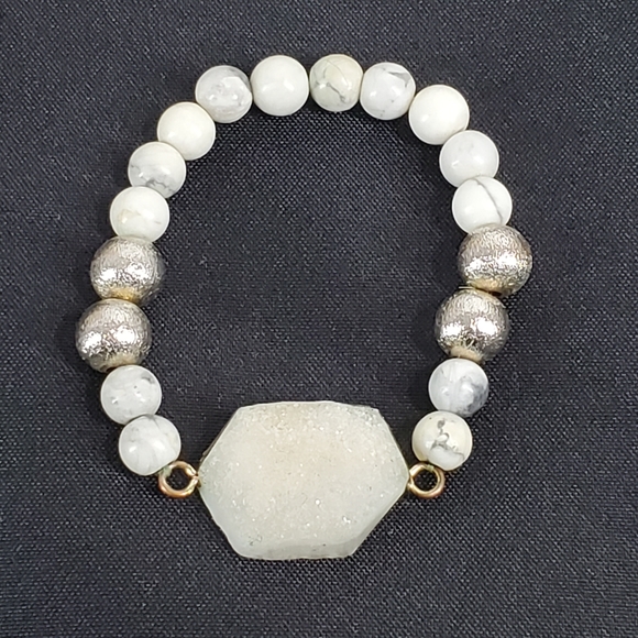 Raw Cut White Druzy Quartz Stone Charm Bracelet Natural Stone Stretchy Unique - Picture 5 of 12